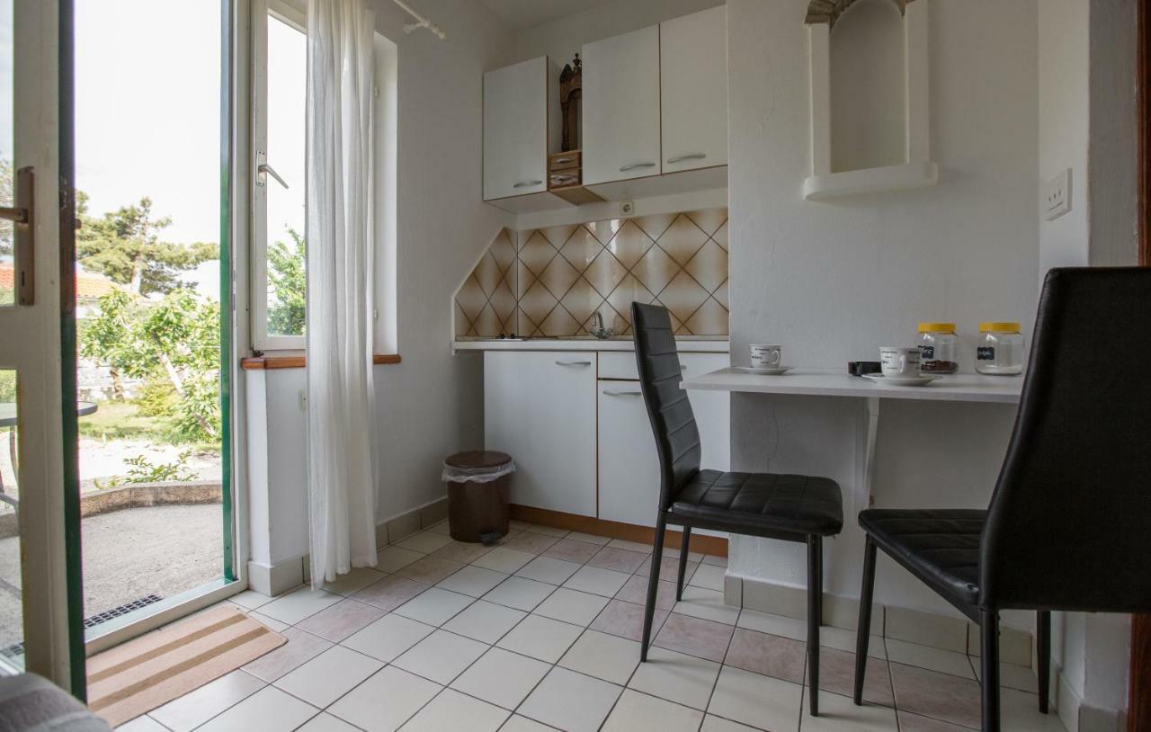 Studio Apartment By The Sea ชิเบนิก ภายนอก รูปภาพ